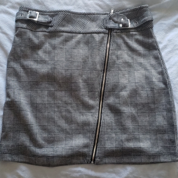 Dynamite Mini Skirt BNWT - Picture 1 of 4